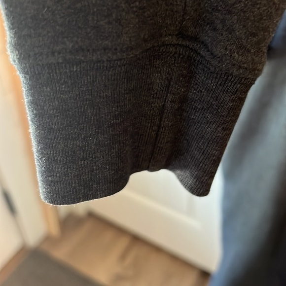 Women’s LANDS’ END Traditional Fit Medium Grey Shirt - Picture 3 of 9